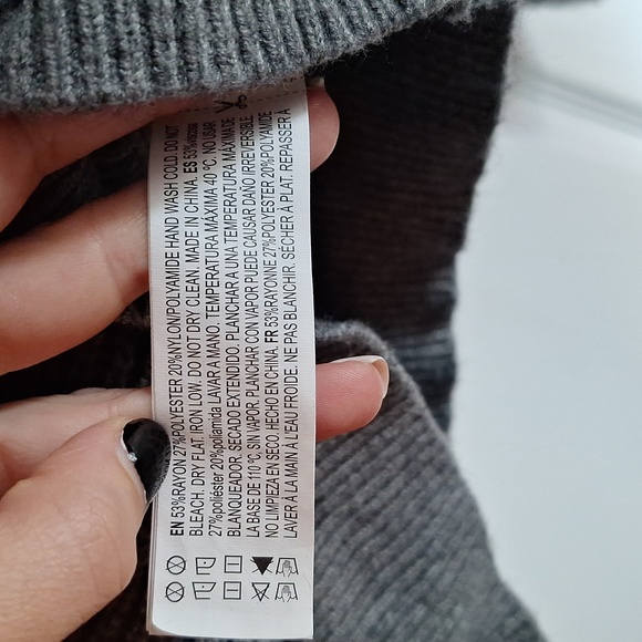 Knit sweater - Picture 4 of 4